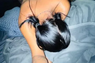 Dispuesta a complacerte y a ju... - Image 1