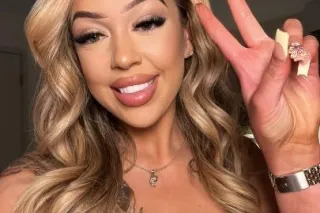 HUGE TITTIE NAUGHTY GIRL ON TH... - Image 4