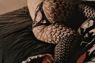 ℑ'𝔪 𝔞 𝔟𝔦𝔱𝔠𝔥, ℑ'𝔪 𝔞 𝔱𝔢𝔞𝔰𝔢, ℑ'𝔪 𝔞 𝔤𝔬𝔡𝔡𝔢𝔰𝔰 𝔬𝔫 𝔪𝔶 𝔨𝔫𝔢𝔢𝔰 😈 - Image 6