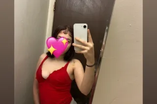 Cute Petite Princess 😝 ready to meeet u!! ins & Outs party favs - Image 2