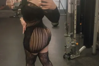 Only here for a few days Sexy ... - Image 3