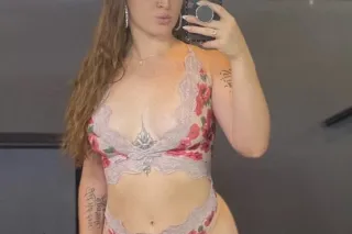 Sexy European Bombshell - 25 - Image 2