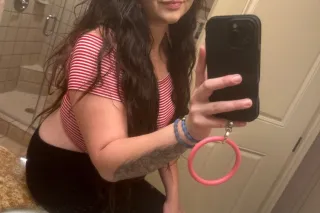 💋✨✨Curvy, cute, and dangerousl... - Image 1