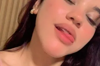 Latina / Colombiana - Image 5