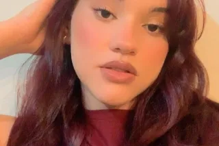 Latina / Colombiana - Image 8