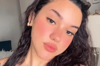 Latina / Colombiana - Image 1