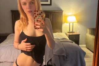 petitie; young, thicc in all the right places - Image 1