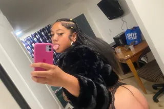 pretty young thick samoan🍭🤤 cu... - Image 1
