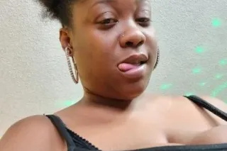 Pretty Face 😍 Thick Thighs & Great Vibes🥳 - Image 8