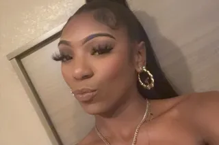👅💜 PETITE & FRIENDLY (in/out) ... - Image 2