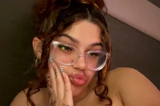 2 girls cum have some fun 🤍😍 - Image 1