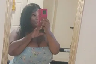 my booty giggles when i walk🍑🍑come play 💦 available now - Image 2