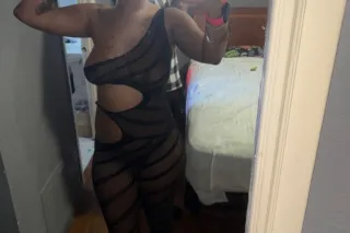 IM HORNY BABY COME FUCK ME !! Cardates available - Image 4