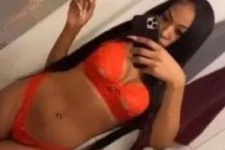 ✨ BEAUTIFUL BUSTY BOMBSHELL✨ -... - Image 4