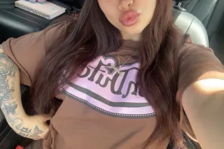 Super wet and freakyy friday 💦 Live video shows and content rn ! 👅 - Image 6