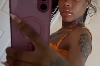 Sexy Petite Juicy Lips One night Only❤🫦 GENTLEMANS FAVORITE😘🍒 - Image 4