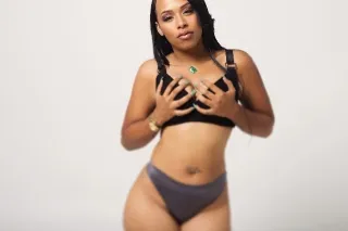 Clean ,Sexy,Cool Puerto Rican ... - Image 2