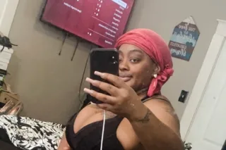 Kenyaluv5 pleasure candle wax available (check out new videos on onlyfans(video special 5mins peek show=15) 15mins,30mins,1hr-more i am available on google meet - Image 1