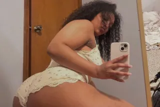 Well I offer good sex, blow job and all round of sensational romance and also a good massage before and after sex and doggie😋 - Image 3