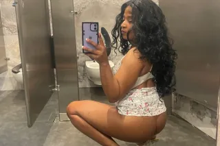 pretty,petite,wet 💦💦 - Image 2