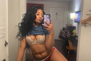 pretty,petite,wet 💦💦 - Image 3