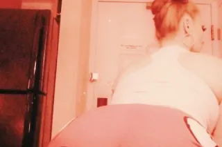 HEY DADDY.IM WAITNG ON YOUR TE... - Image 1