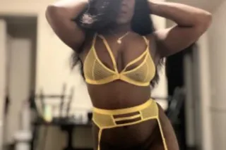 Theres Not 1 Person in The 518... - Image 4