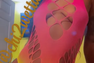 cum play with me 🙄💅 pussy pink... - Image 2