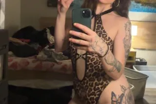 HEY BABY ITS PEACHES🍑...CUM SE... - Image 2