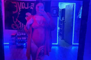 Here to please you baby 🤑🤑 - Image 11