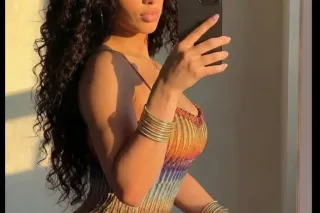 Available 24/7 Latina caliente... - Image 2