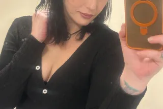 Alternative Tattooed Bombshell Hosting Incalls in Long Beach - Image 7