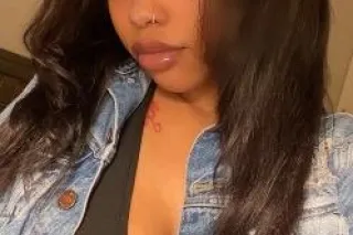 Heyy babe I’m available and al... - Image 1