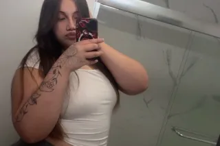 come have sum fun with me young and fun spanish mamii😻😻100 qv,170 2 nuts specials all day⭐⭐🥲 - Image 1