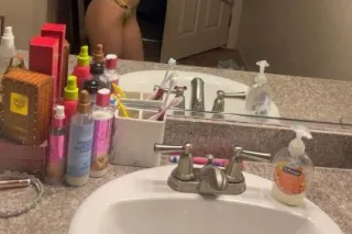 SEXY PETITE LATINA LOOKING TO HAVE SOME FUN 💋 - Image 3