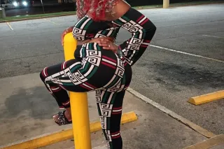 Big booty on duty - Image 2
