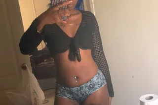 EBONY ONLYFANS MODEL 👀 to MAKE... - Image 4