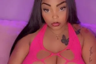 YOUNG ASIAN AND BLACK BEAUTY 😍... - Image 1