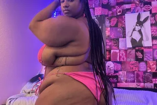 Soft Thick BBW Looking For Good Company 😏 - Image 5