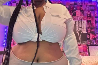 Soft Thick BBW Looking For Good Company 😏 - Image 7