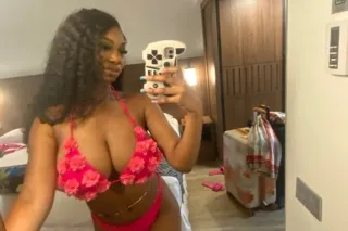 🎄🎄38DDD SEXY STALLION READY TO... - Image 3