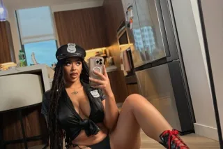 Hi sweetie😍🥵 I’m Brenda— an in... - Image 3