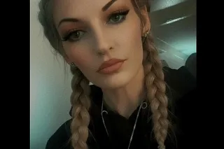 baddest bitch 🔥 - Image 2