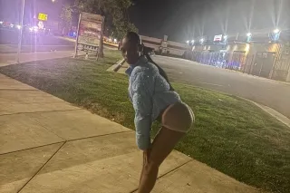 come get some tight choclate coochie - Image 5