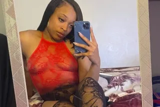 💋 You found her. Now make your... - Image 3