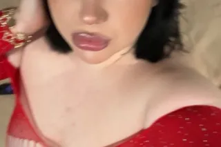 100qv thickass zoey here to please you - Image 1