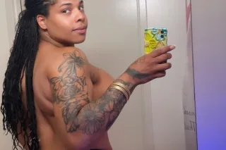 HORNY TRANS LOOKIN FOR BIG🍆CLI... - Image 2