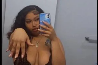 Slim Thicc Foreign Ready For You 👅. - Image 5