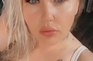 thick thighs and pretty eyes..... - Image 4