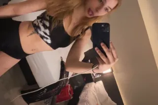 Young, needy, and looking for someone to spoil me😘😩 - Image 2